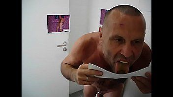 播放 Alexhessen1公共妓女肮脏的同时向自己致敬