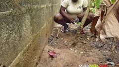 Play Black Stud Can't Resist Watching Me Wash My Pussy At The Farm