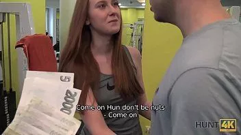 play Hunt4k. bf musculoso observa cómo la chica adolescente bien formada engaña