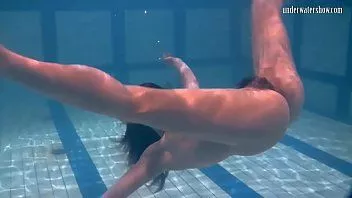 play Top model with hairy pussy ivetta surikova