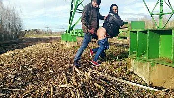 play Fortnite-girl sexo espontáneo en la carretera cerca de las torres