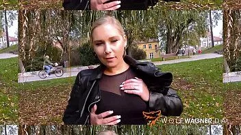 Reproducir ¡La famosa lena nitro chupa pollas al azar en el parque antes de dejar que le golpee el coño en el hotel (escena completa)! lobo wagner fecha wolfwagner.date