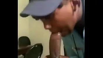 Play Security guards sucking dick at work