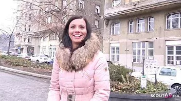 play Scout tedesco - perfetta mamma carina Vicky parla per scopare al vero casting di strada