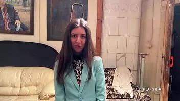 Oynat Tiyatroda mütevazı bir kızla tanıştım ve sanat galerisinde seks için boşandım