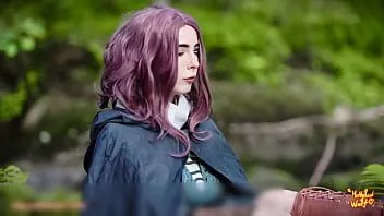 play Elden-ring. Melina laat haar gaten in het bos zien