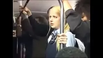 Abspielen Hübsches blondes Schulmädchen Anita Blue im Bus befummelt und gefickt (Überspringen 1:46 - 6:44)