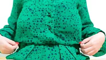 play Fille chaude enlève sa robe sexy. gémissant - dépravéminx