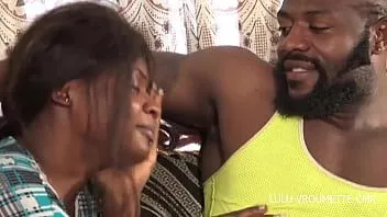 play مجموعة من الرجال يجتمعون في مكان عام لممارسة الجنس في العربدة مع الديوك الكبيرة والطويلة في أول تجربة مثلي الجنس لهم في وسط أفريقيا. ممتلئ الجسم وذو عضلات جيدة مع الديوك السوداء الطويلة.