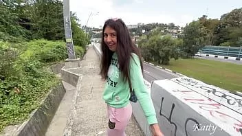 play Coleta pública - trouxe a beldade para o mato e se ofereceu para fazer sexo