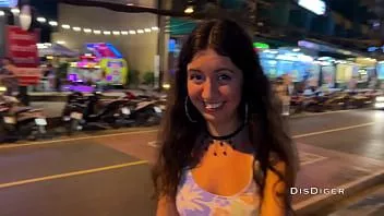 播放 被我在公共海滩酒吧捡到的一个婴儿的屁股操了一整晚