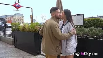 Putar Seks di sekitar madrid: nuria millan dan ketelanjangan publik serta seks di jalanan!