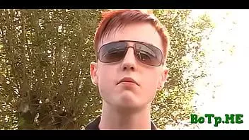 Play Scoring a homosexual to fuck in a car