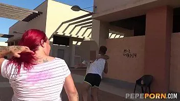 play Un ragazzo del reality show e sua cugina dai capelli rossi e paffuti