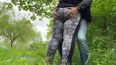 play BBW MILF no puede tener suficiente de paja pública y corrida
