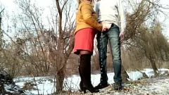 play Curvy Milf Elena dà pompini pubblici e ha il sapore del mio piscio