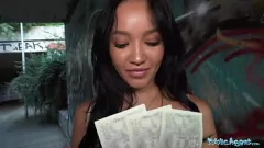 Redare Agentul public primește o muie de la gagica sexy asiatică Vargas