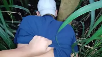 Play Married man giving his ass while it gets dark in the bush