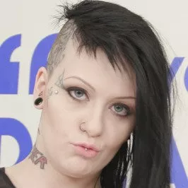 Pornstar Mallory Maneater
