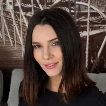 Порнозвезда Adel Morel