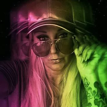 Порнозвезда Kitty Wilder