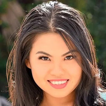 Pornstar Cindy Starfall